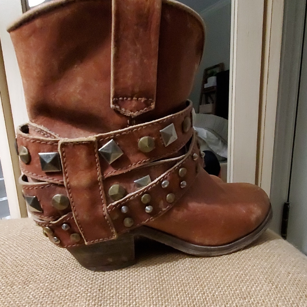 Leather boots